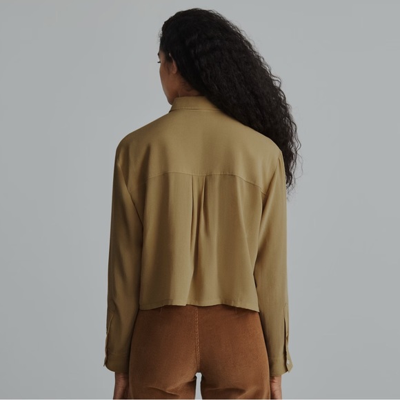 Everlane | The Way-Short Shirt in Golden Oak - Picture 3 of 10